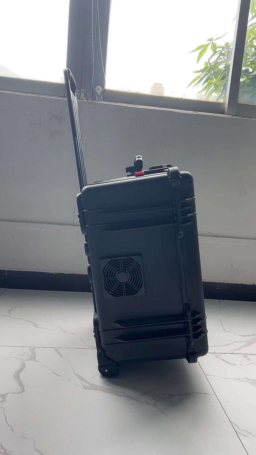 林周手拉箱型移动通信干扰器